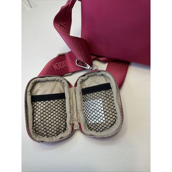 Steve Madden BMAGIENY Rose Fuchsia Pink Nylon Crossbody Bag Purse W AIR POD CASE - Picture 10 of 11